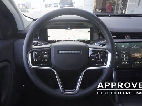 Used 2025 Land Rover Discovery Sport S image 10