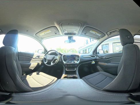 Used 2023 GMC Acadia SLE image 35