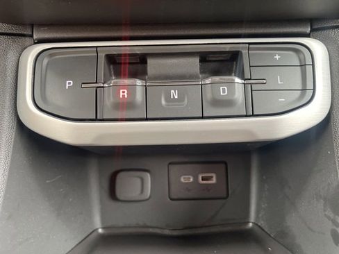 Used 2023 GMC Acadia SLE w/ Driver Convenience Package image 19