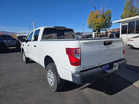 Used 2017 Nissan Titan S image 7