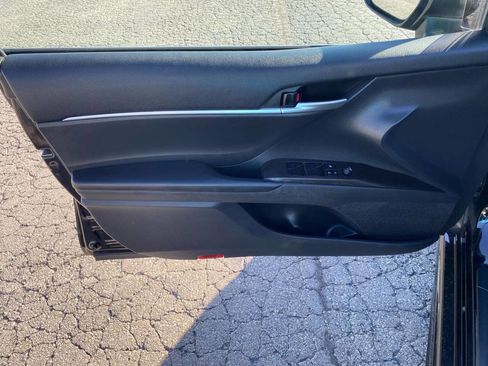 Used 2023 Toyota Camry SE image 13