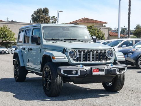 Used 2024 Jeep Wrangler Sahara w/ Technology Group image 3