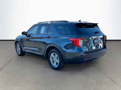 Used 2022 Ford Explorer XLT image 5