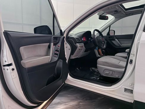 Used 2016 Subaru Forester 2.5i Premium w/ All-Weather Package image 16