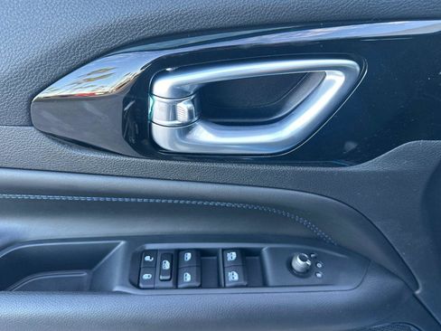 New 2026 Jeep Compass Latitude image 8