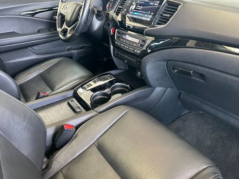 Used 2021 Honda Pilot Touring image 18
