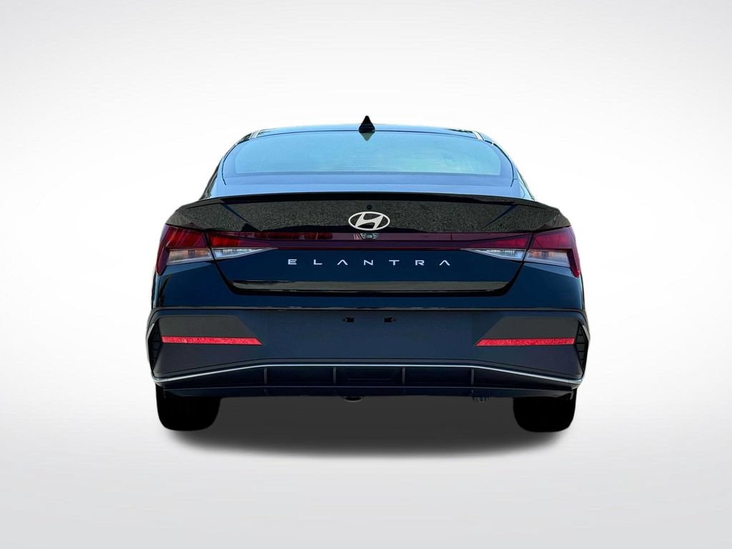 Used 2025 Hyundai Elantra Sport FWD image 7