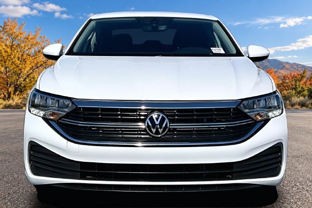 Used 2023 Volkswagen Jetta S FWD image 2