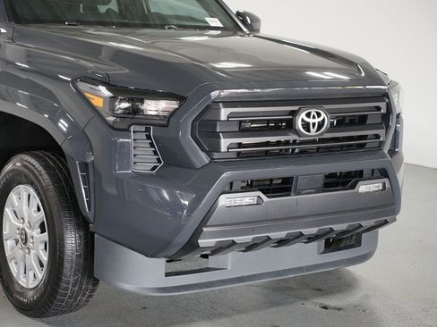 Certified 2024 Toyota Tacoma SR5 image 4