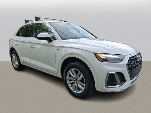 Used 2022 Audi Q5 2.0T Premium w/ Convenience Package AWD/4WD image 3