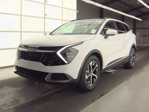 Used 2025 Kia Sportage EX w/ Premium Package image 2