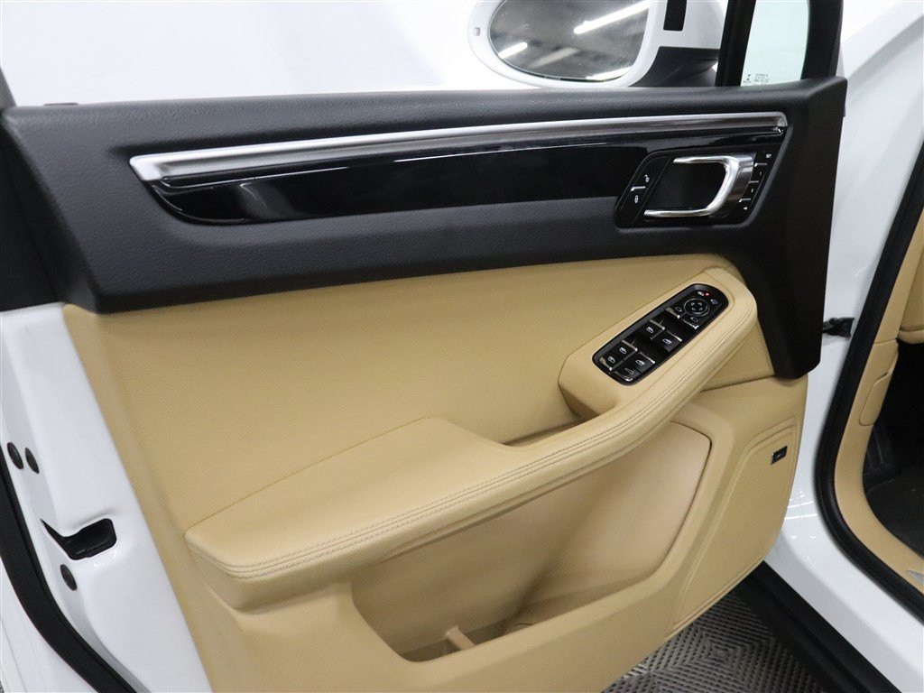 Used 2017 Porsche Macan S AWD/4WD image 15
