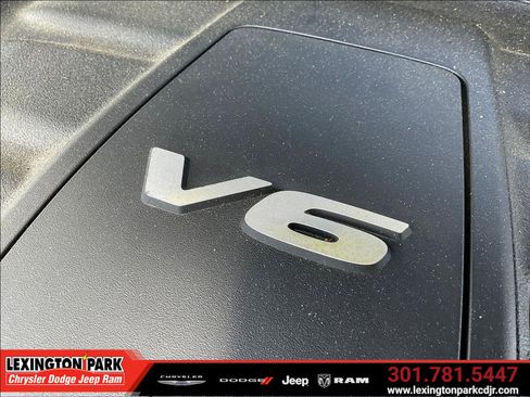Used 2017 Jeep Grand Cherokee Overland AWD/4WD image 31