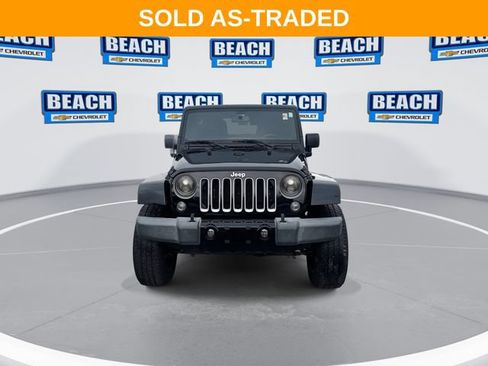 Used 2016 Jeep Wrangler Unlimited Sahara w/ Connectivity Group AWD/4WD image 3