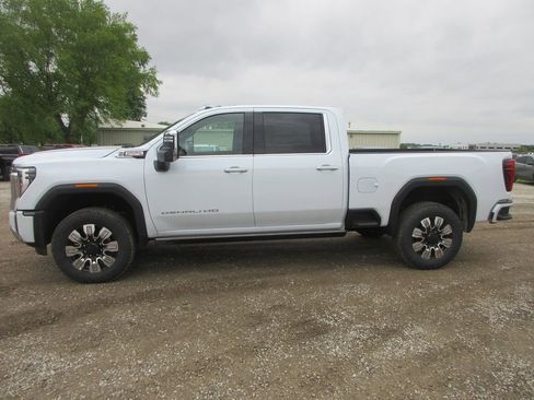 New 2026 GMC Sierra 3500 Denali w/ Denali Reserve Package AWD/4WD image 10