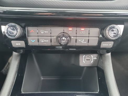 New 2026 Jeep Compass Latitude AWD/4WD image 19