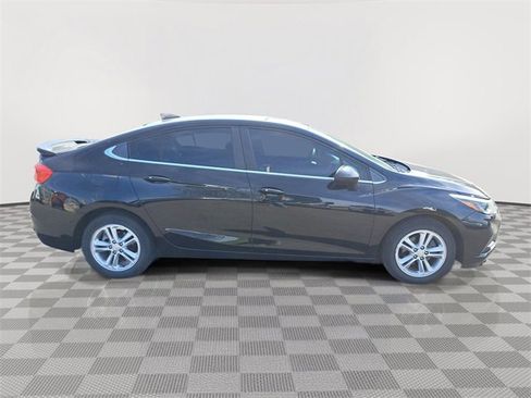 Used 2017 Chevrolet Cruze LT w/ Convenience Package image 14