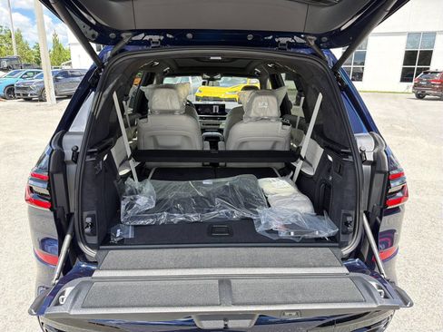 New 2027 BMW X7 xDrive40i w/ Executive Package AWD/4WD image 11