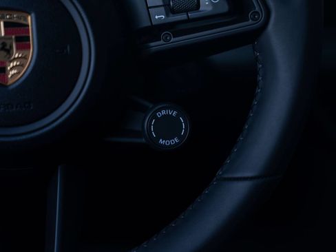 New 2026 Porsche Macan 4 Electric image 16