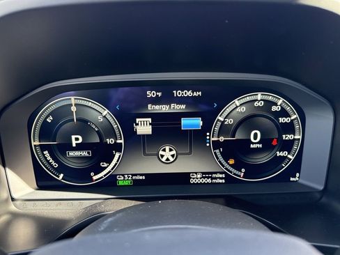 New 2025 Mitsubishi Outlander SE image 14