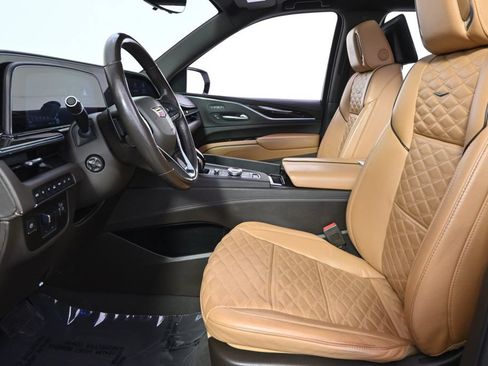 Used 2021 Cadillac Escalade Premium Luxury w/ Driver Assist Tech Package AWD/4WD image 13
