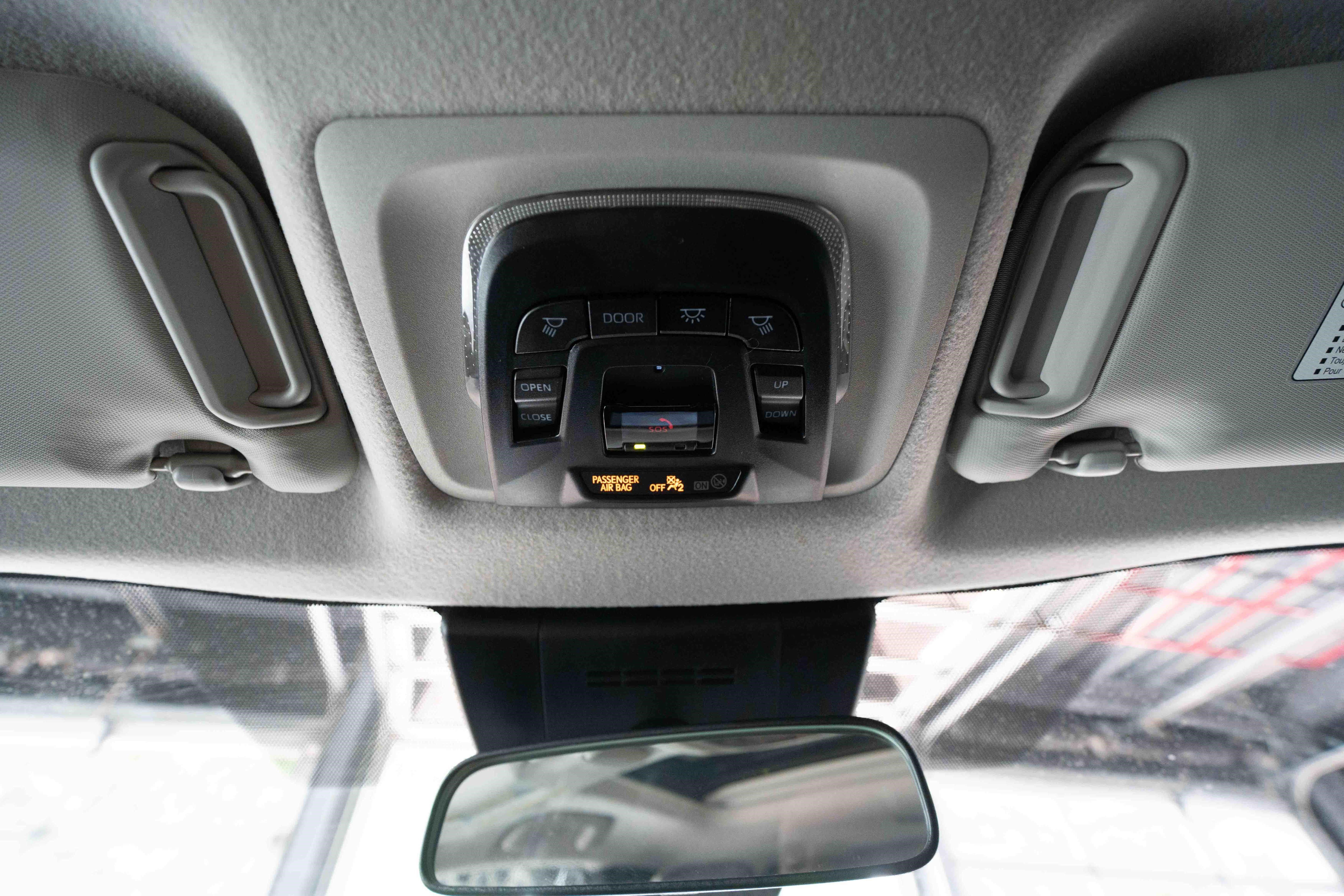 Used 2025 Toyota Corolla Cross LE w/ Moonroof Package AWD/4WD image 18