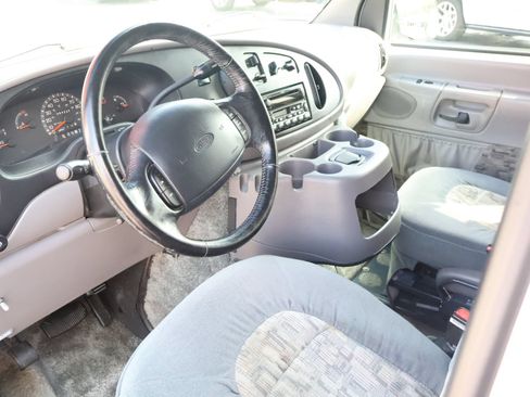 Used 2000 Ford E-150 and Econoline 150 RWD image 33