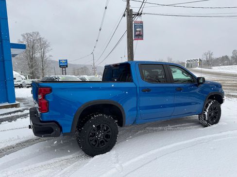 Used 2024 Chevrolet Silverado 1500 ZR2 w/ Technology Package image 10
