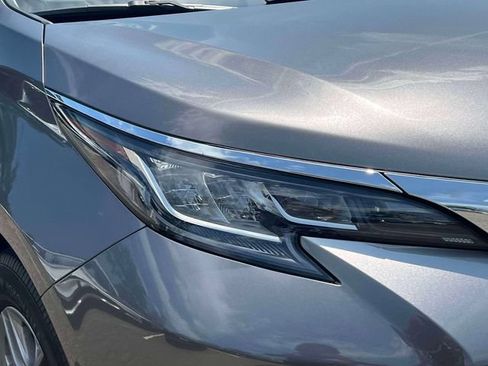 Certified 2022 Toyota Sienna XLE FWD image 13