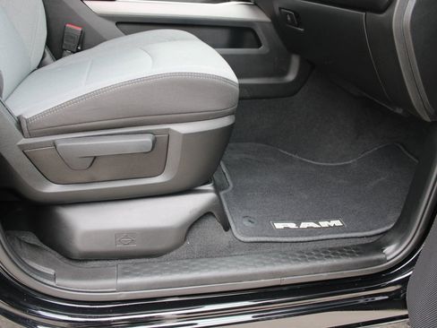 Used 2024 RAM 2500 Big Horn w/ Level 2 Equipment Group image 11