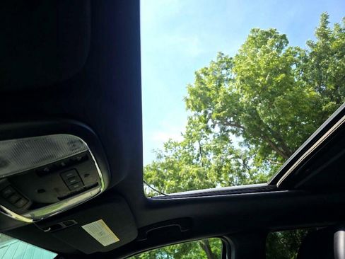 Used 2015 Jeep Grand Cherokee Limited w/ Luxury Group II image 15