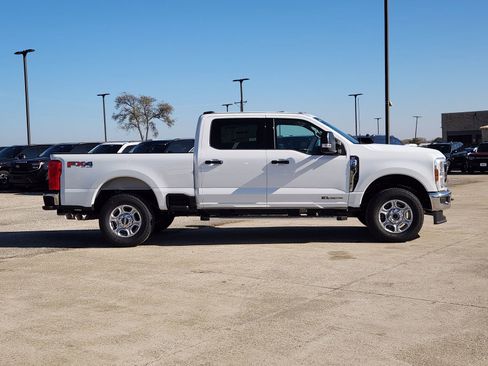 New 2026 Ford F250 XLT w/ FX4 Off-Road Package image 7