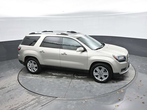 Used 2017 GMC Acadia Limited SLT image 16