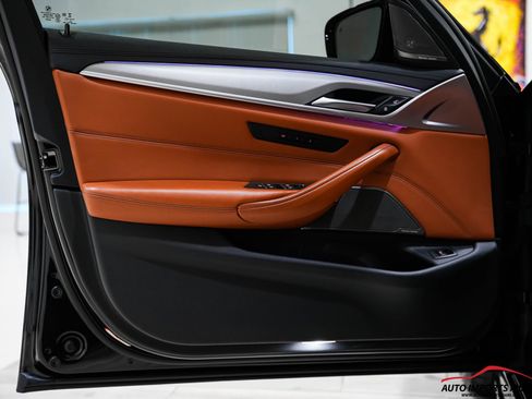 Used 2021 BMW M5 image 48