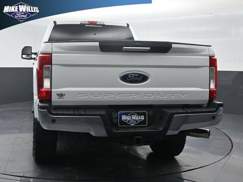 Used 2019 Ford F250 XLT w/ XLT Premium Package AWD/4WD image 6