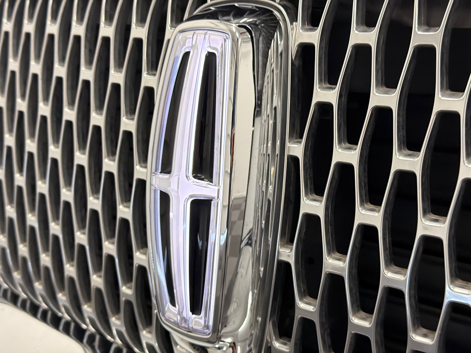 Certified 2024 Lincoln Navigator L Reserve AWD/4WD image 16