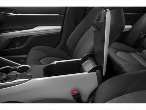 Used 2023 Toyota Camry LE w/ Convenience Package FWD image 10