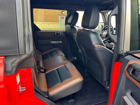 Certified 2023 Ford Bronco Outer Banks w/ Sasquatch Package image 26