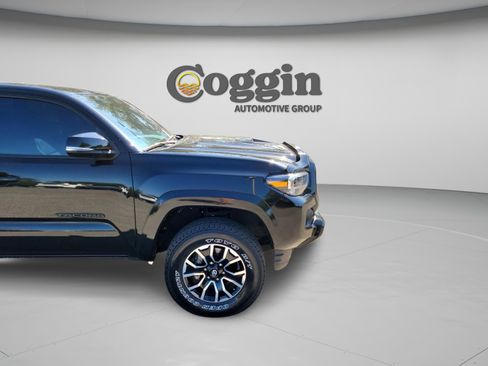 Used 2023 Toyota Tacoma TRD Sport w/ TRD Premium Sport Package AWD/4WD image 32