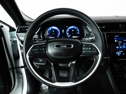 Used 2024 Jeep Grand Cherokee L Altitude image 23