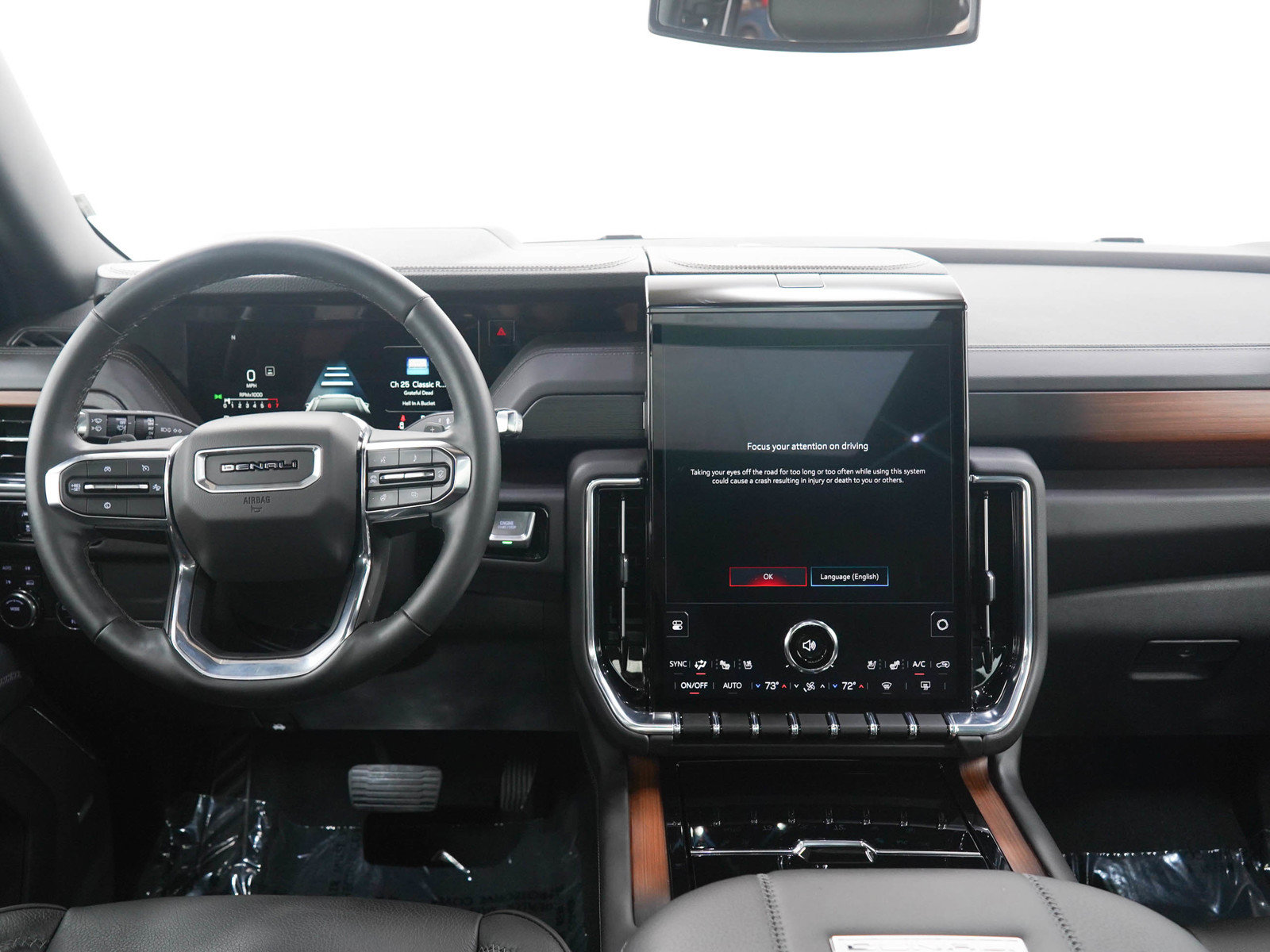 Used 2025 GMC Yukon Denali w/ Sun & Power Step Package AWD/4WD image 18