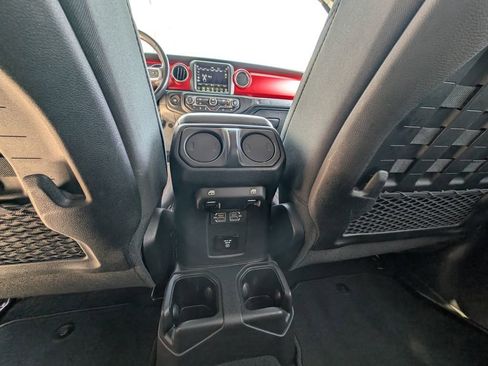 Used 2022 Jeep Wrangler Unlimited Rubicon image 40