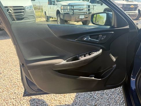 Used 2020 Chevrolet Malibu LT FWD image 29