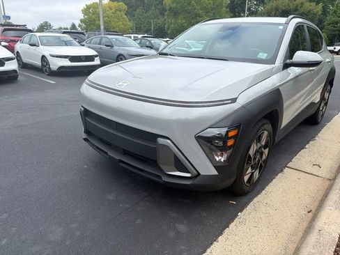 Used 2024 Hyundai Kona SEL FWD image 4