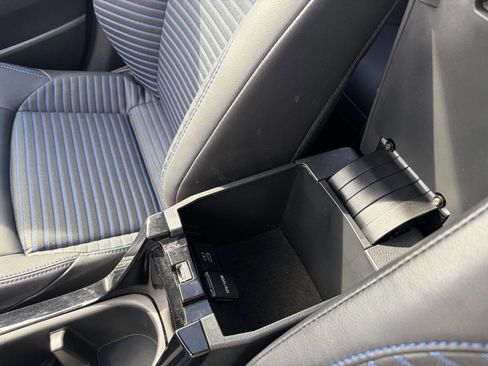 Used 2024 Toyota Corolla Cross AWD Hybrid w/ Convenience Package image 27