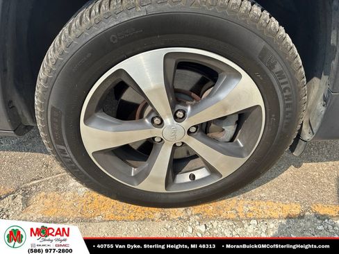 Used 2020 Jeep Cherokee Limited AWD/4WD image 5