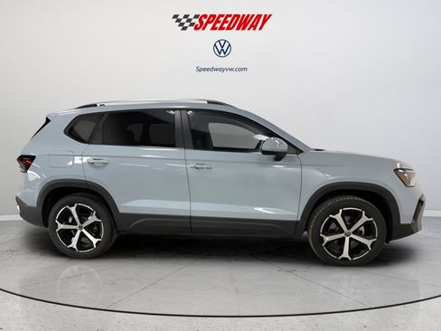 New 2026 Volkswagen Taos SEL image 8