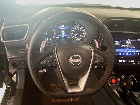 Used 2023 Nissan Maxima SR w/ Sport Mat Group image 11