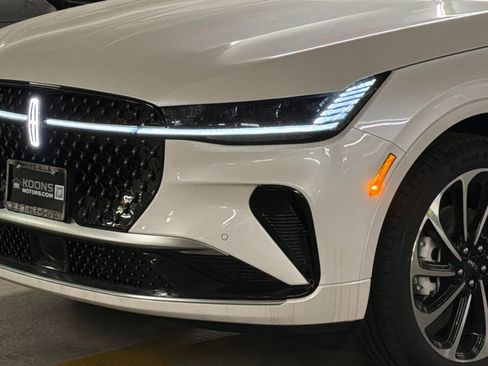 New 2026 Lincoln Nautilus Black Label AWD/4WD image 2