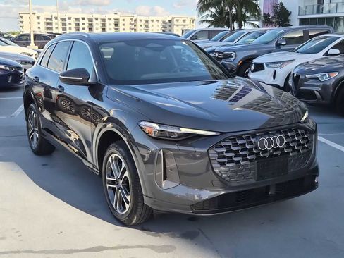 Certified 2025 Audi Q5 Premium Plus w/ Premium Plus image 8